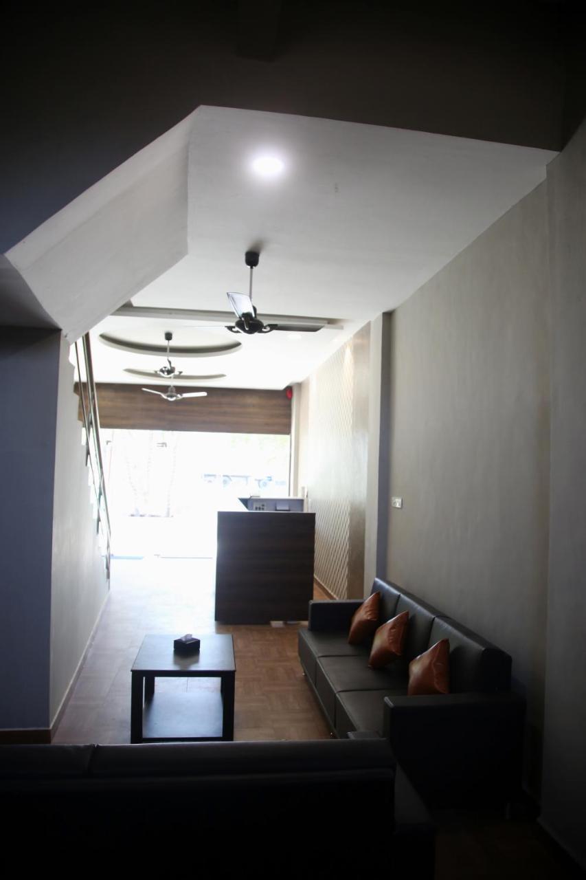 Elite Inn Lonavala Exterior foto