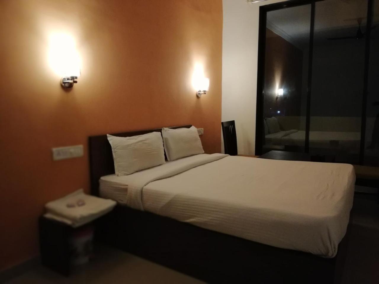 Elite Inn Lonavala Exterior foto