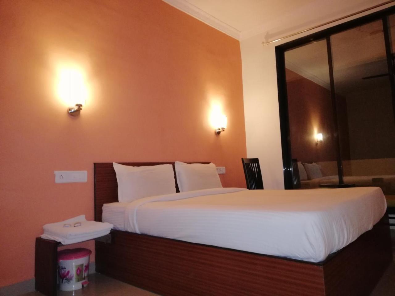 Elite Inn Lonavala Exterior foto
